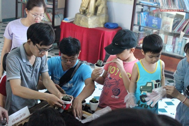 Người trẻ làm nên những vé Tết 0 đồng ý nghĩa ảnh 2 doiraclaycay.3.jpg
