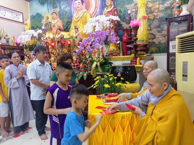 Đầu năm, về chùa nguyện cầu bình an ảnh 2 lannha.6.jpg