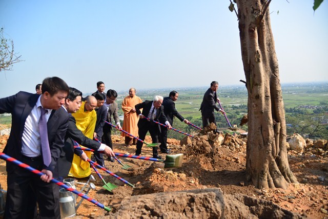 Lãnh đạo TP.Hải Phòng viếng chùa, lễ Phật và trồng cây ảnh 3 DSC_9562-Copy.jpg