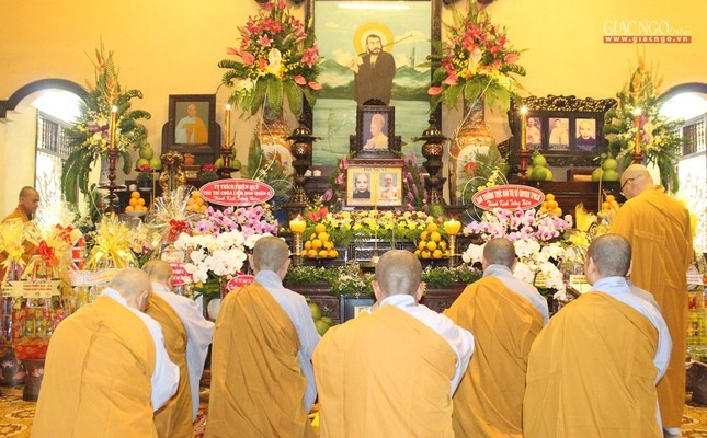 Tưởng niệm cố Ni trưởng Như Huệ, Huyền Học ảnh 3 5tn 1.jpg