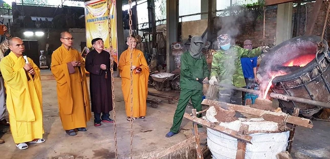 chua duc hau rot dong.jpg