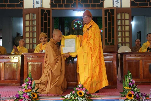 Đại Đức Giác Tuệ nhận QĐ-min.JPG