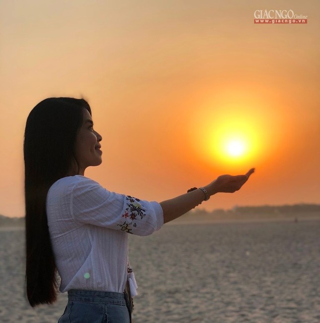 Song Hằng.jpg