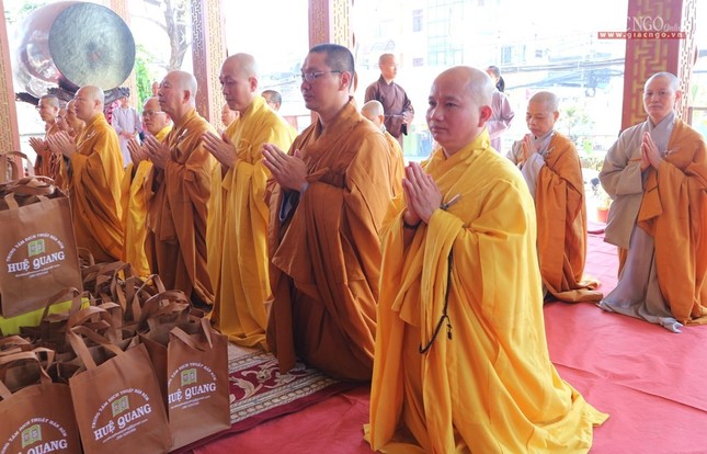 Lễ húy nhật Hòa thượng khai sơn tu viện Huệ Quang ảnh 5 tuongniem.3b.jpg