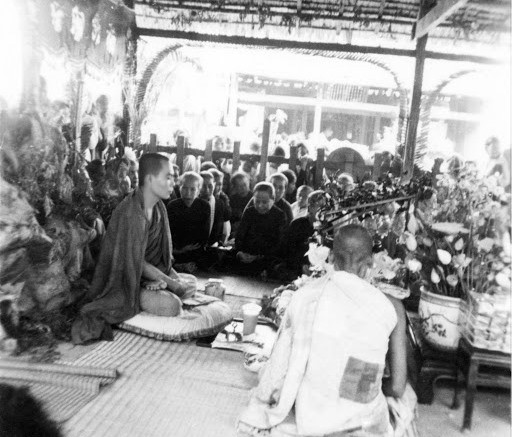 thuyet phap 2.jpg