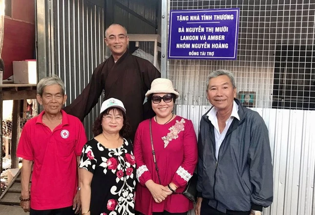 Canh trao tang nha.jpg