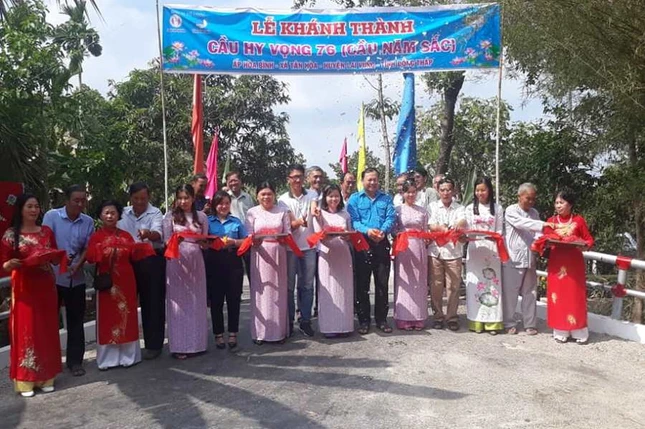 Cat bang khanh thanh Cau 5 Sac.jpg