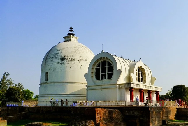 thap dai niet ban.jpg