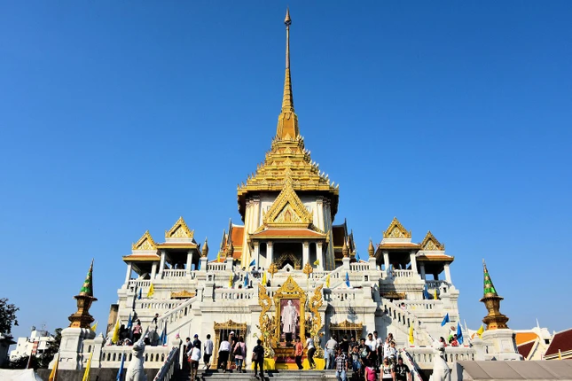 Thailand-Bangkok-Wat-Traimit.jpg