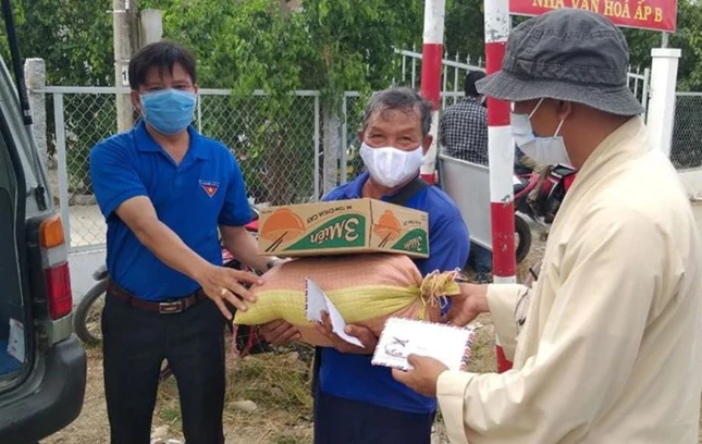 Tang Mi goi gao tien o HTN.jpg