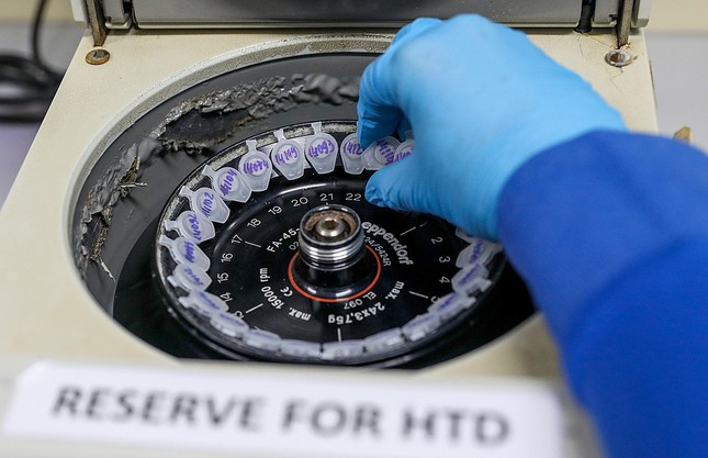 Tình hình dịch Covid-19 ngày 18-4 ở VN và thế giới ảnh 1 bacsi 1.jpg