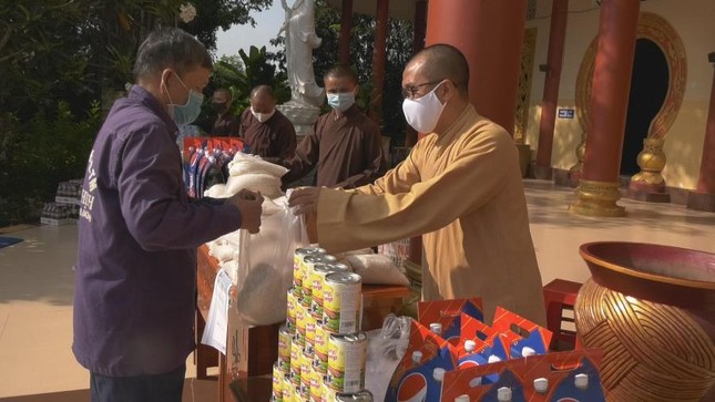 Su tri tru phat qua cho ho  ngheo.JPG