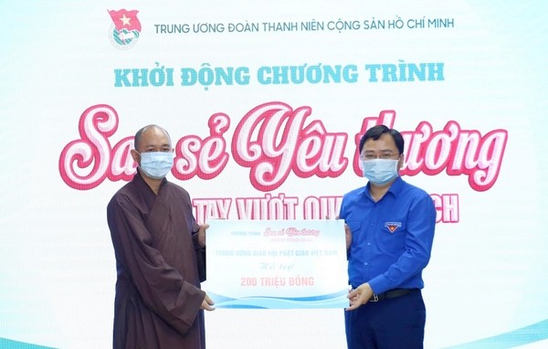 GHPGVN ủng hộ 200 triệu đồng "San sẻ yêu thương" ảnh 1 TU Doan.jpg