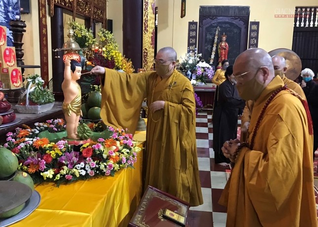 Cử hành lễ Tắm Phật tại chùa Quán Sứ - trụ sở TƯGH ảnh 3 H3.jpg