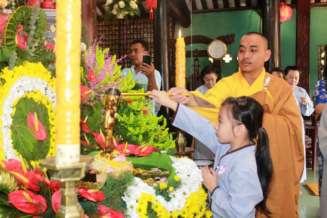 Các nơi thành kính cử hành nghi thức Tắm Phật ảnh 4 dtmocduc 1.jpg
