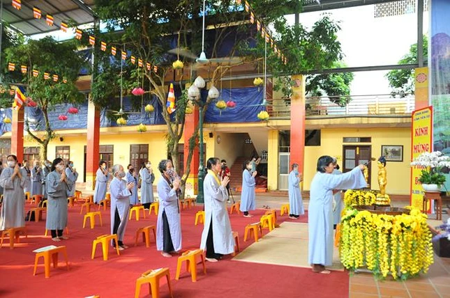 Lễ Tắm Phật tại chùa Bằng tuân thủ giãn cách ảnh 4 chuaBang 2.jpg