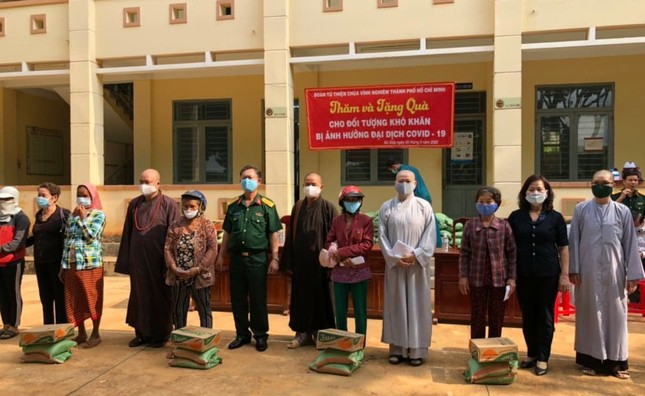 Ban TTXH Phật giáo TP.HCM trao quà tại Bình Phước ảnh 1 a2.jpg