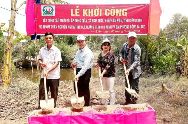 Le khoi cong cau.jpg