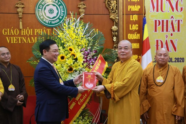 Bí thư Vương Đình Huệ chúc mừng Phật đản tại Trụ sở TƯGH ảnh 4 hn 2.jpg