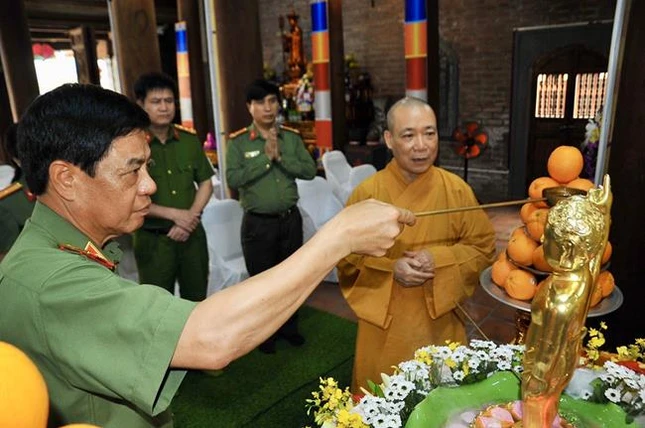 Hà Nội: Nhiều phái đoàn chúc mừng Phật đản ảnh 4 1 thambts 2.jpg