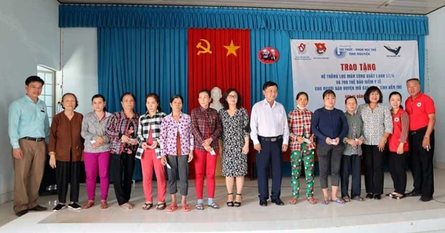 Tang the BHYT cho ho can ngheo.jpg