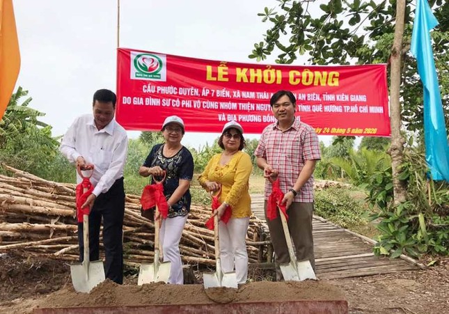 Khoi cong cau.jpg