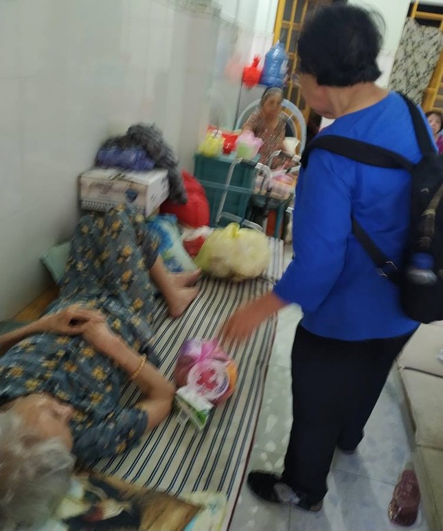 Các đơn vị trao quà, thẻ bảo hiểm y tế ảnh 3 unnamed.jpg