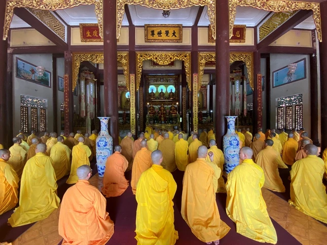 hành giả an cư.jpg