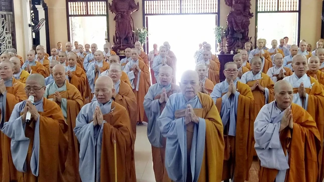 Chư Tăng Ni Q.12 tác pháp an cư PL.2564 ảnh 7 2n.jpg