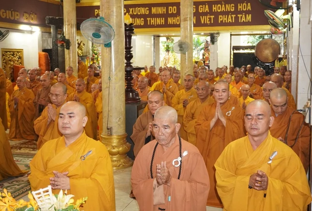 Chư Tăng Ni Q.12 tác pháp an cư PL.2564 ảnh 3 8q.JPG