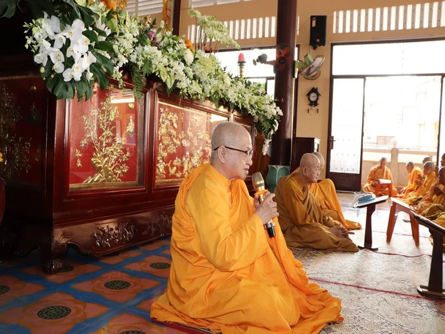 TP.HCM: Trường hạ Ngọc Phương tác pháp An cư ảnh 2 ngocphuong1.jpg