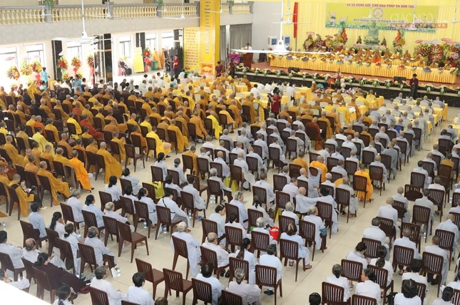 Khai mạc Hội thảo khoa học về Phật giáo Cổ truyền VN ảnh 11 H10.jpg