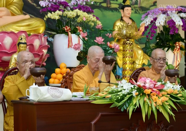 Khoa tu - Cung duong - Quy Y (14).jpg