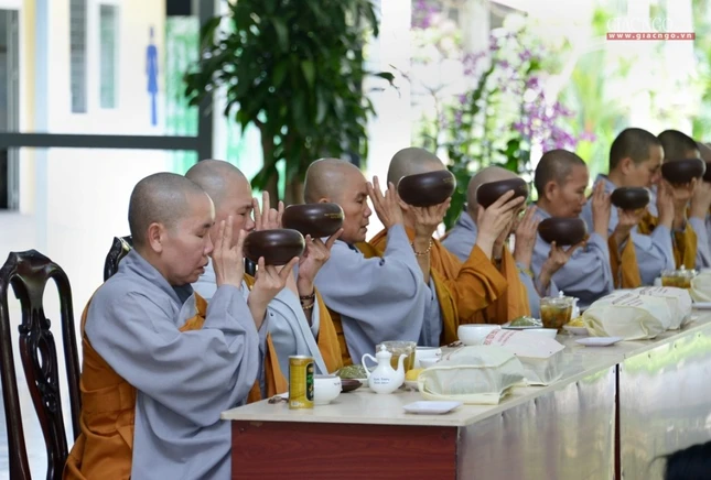 Khoa tu - Cung duong - Quy Y (16).jpg