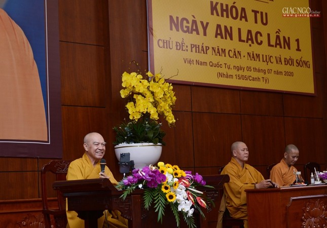 Ve sinh moi truong - Khoa tu tai VNQT (7).jpg