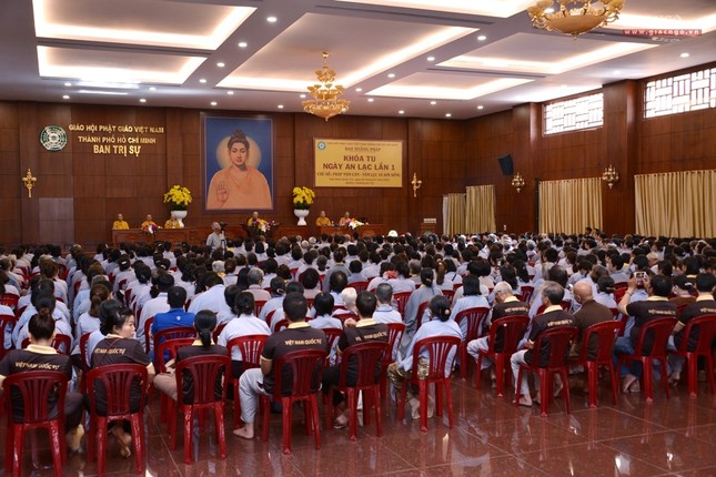 Ve sinh moi truong - Khoa tu tai VNQT (8).jpg