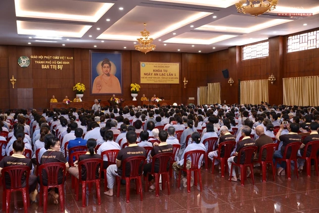 Ve sinh moi truong - Khoa tu tai VNQT (8).jpg