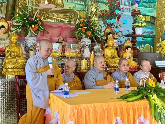 Phân ban Ni giới T.Ư vấn an Trưởng lão Ni 104 tuổi ảnh 12 KS CM.jpg