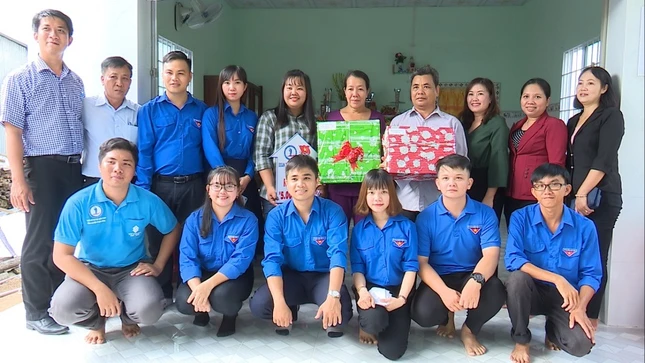 BAN GIAO NHA 5000.jpg