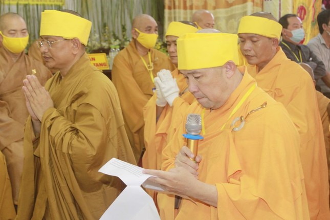 Phụng tống kim quan HT.Thích Thiện Huệ nhập tháp ảnh 4 dongthap 5.jpg