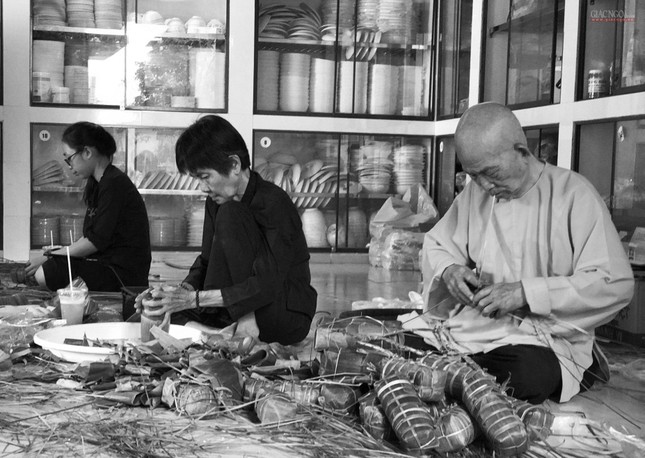 Lời dạy của thầy & những chiếc áo cũ ảnh 4 anh ld 1.jpg