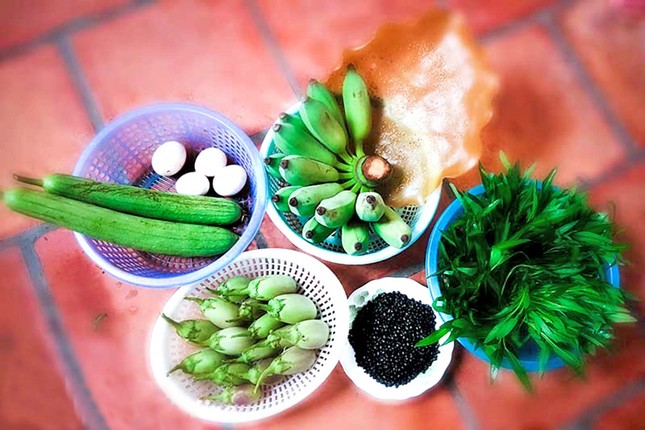 “Gánh” quà quê, "gánh” yêu thương! ảnh 1 quaque.jpg