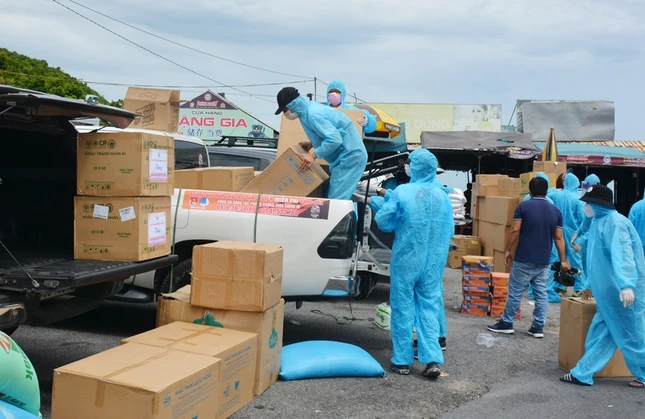 1 Chất lên xe....JPG