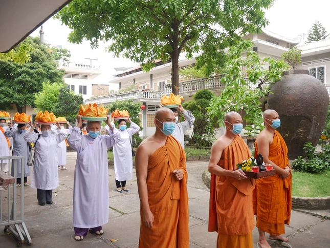 Bình Thạnh: Lễ dâng pháp y tại tịnh xá Trung tâm ảnh 2 P1030547.JPG