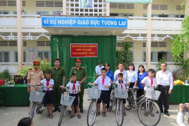 Tang xe dap cho HS.jpg