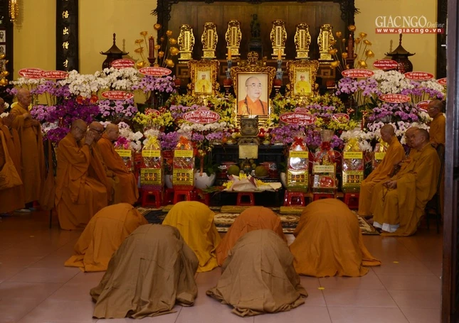 Lễ Huý kỵ cố HT.Thích Nhật Quang (4).jpg