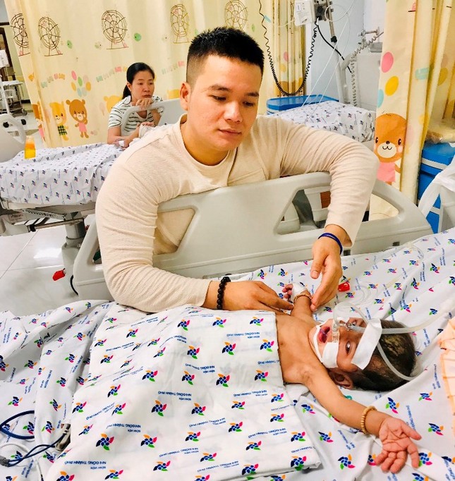 Chàng trai trẻ cưu mang tha nhân trên đôi chân khuyết ảnh 2 Anh Luu 6.jpg