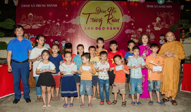 TRUNG THU LS 1.jpg