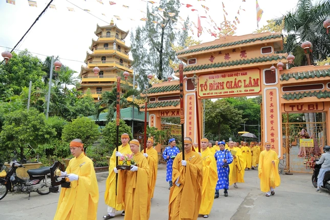 Trà-tỳ kim quan HT.Thích Giải Thiện ảnh 10 H04.JPG