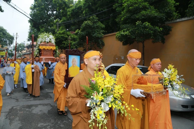 Trà-tỳ kim quan HT.Thích Giải Thiện ảnh 8 H23.JPG